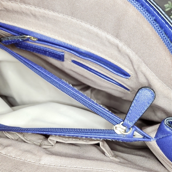 London Fog Shoulder Bag - Picture 8 of 10